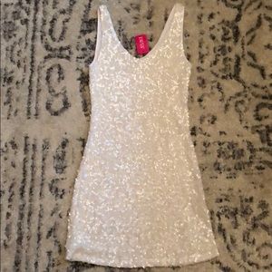 White A’gaci beaded fitted dress size M